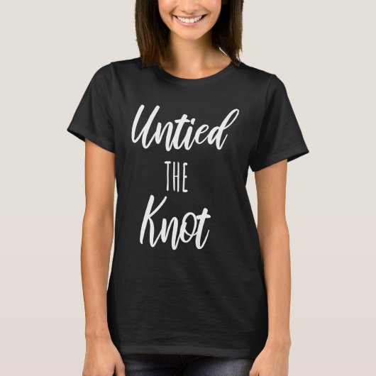 Ongebonden de Knot Funny Divorce Party T-shirt (Voorkant)