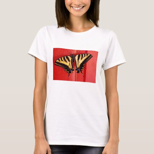 ongebruikelijke achtergrondzwaluw t-shirt (Voorkant)