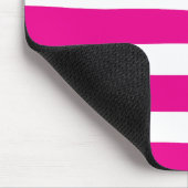 Ongelijke strepen in magenta en wit muismat (Hoek)