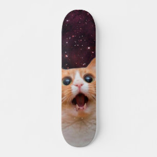 Ongelofelijk ruimtekat persoonlijk skateboard