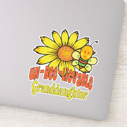 Ongelooflijke kleindochter Zonnebloemen en bijen Sticker (Detail)