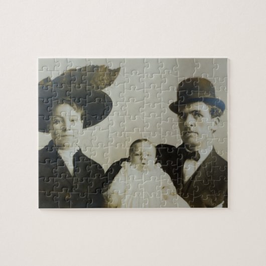 Ongemakkelijke papa in Bowler Family RPPC B & W Fo Legpuzzel (Horizontaal)