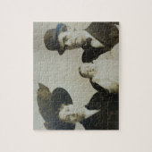 Ongemakkelijke papa in Bowler Family RPPC B & W Fo Legpuzzel (Verticaal)