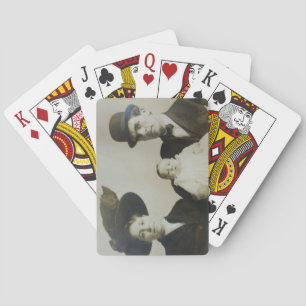 Ongemakkelijke papa in Bowler Family RPPC B & W Fo Pokerkaarten