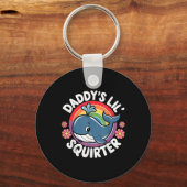 Ongepaste grappige Daddys Lil Squirter aan boord Sleutelhanger (Voorkant)