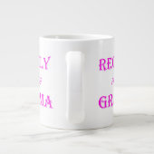 Onlangs gepromoveerd tot Oma in roze tekst Grote Koffiekop (Achterkant)