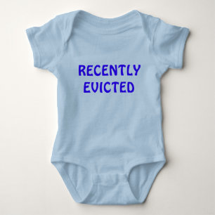 Onlangs uitgeroeid baby, grappige t-shirt humor