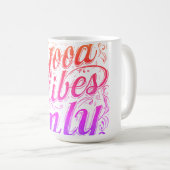 Only Goede Vibes Script Badge Koffiemok (Voorkant rechts)