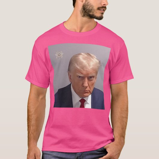 Onoverwinnelijke Trump 2024 T-shirt (Voorkant)