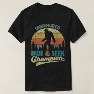 Onoverwonnen Bigfoot Kampioen Verstoppertje Spelen T-shirt