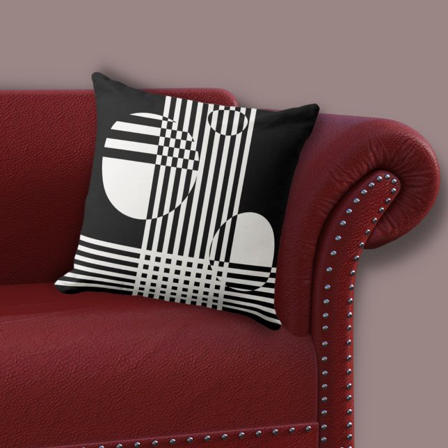 Onregelmatige witte en zwarte strepen en cirkels kussen (Irregular White & Black Stripes & Circles Throw Pillow, Living Room)