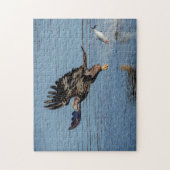 Onrijpe Bald Eagle die een vis laat vallen Legpuzzel (Verticaal)