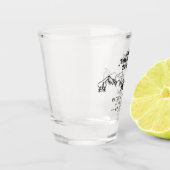 Ons avontuur begint buitenshuis met bruiloft en be shot glas (Links)