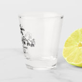 Ons avontuur begint buitenshuis met bruiloft en be shot glas (Rechts)