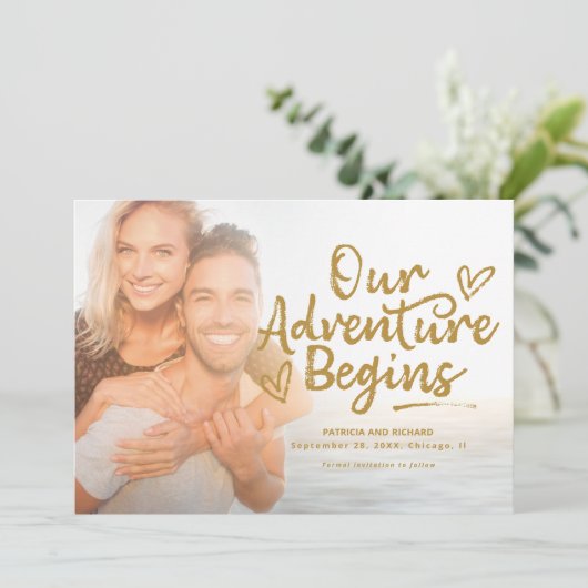 Ons avontuur begint te trouwen en bespaart de datu kaart (Staand voorkant)