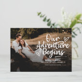 Ons avontuur begint te trouwen en bespaart de datu kaart (Staand voorkant)