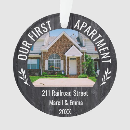 Ons eerste appartement 2023 aangepaste naam & 2 fo ornament (voorkant)
