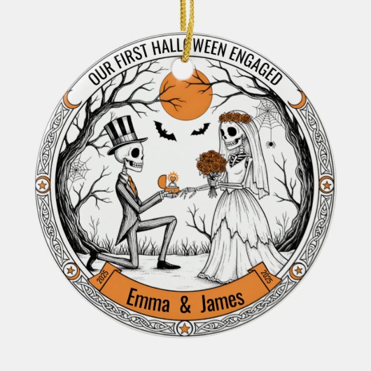 Ons eerste Halloween verloofde skelet voorstel Keramisch Ornament (Voorkant)