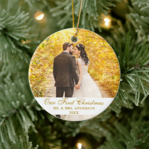 Ons eerste kerstbruiloft-foto Gold-script Keramisch Ornament