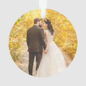 Ons eerste kerstbruiloft-foto Gold-script Ornament (achterkant)