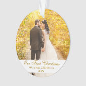 Ons eerste kerstbruiloft-foto Gold-script Ornament (voorkant)