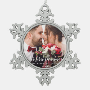 Ons eerste kerstbruiloft-fotoscript tin sneeuwvlok ornament