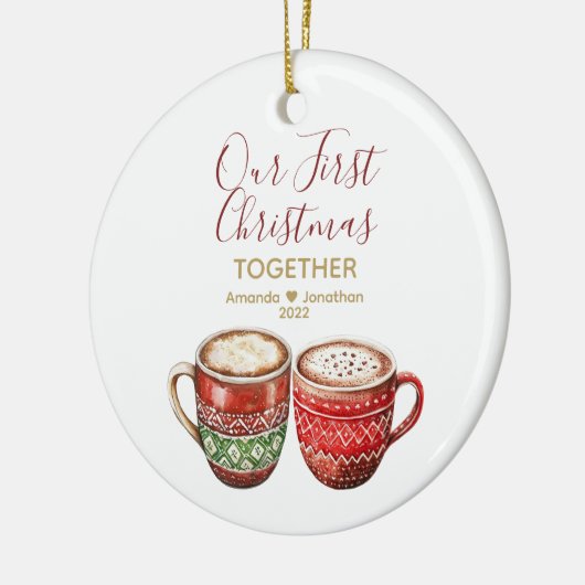 Ons eerste kerstcadeau samen met Hot Cocoa Keramisch Ornament (Links)