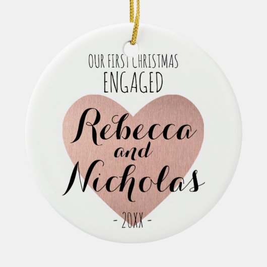 Ons eerste kerstcadeautje met Roos voor sierdoelei Keramisch Ornament (Voorkant)