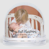 Ons eerste kerstfeest als familie van 4 sneeuwbol (Achterkant)