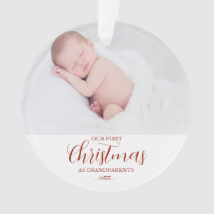 Ons eerste kerstfeest als grootouders rood script ornament