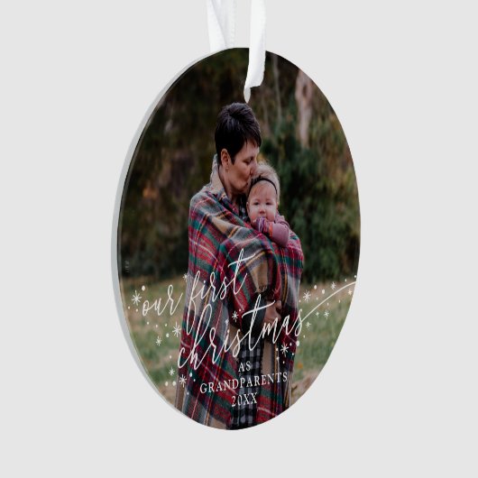 Ons eerste kerstfeest als grootouders White Script Ornament (voorkant)