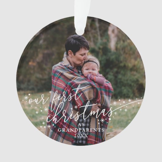 Ons eerste kerstfeest als grootouders White Script Ornament (voorkant)