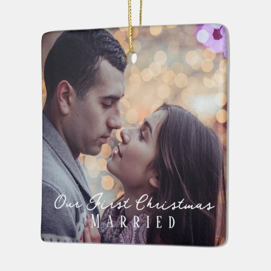 Ons eerste kerstfeest getrouwd gepersonaliseerde f keramisch ornament (Links)