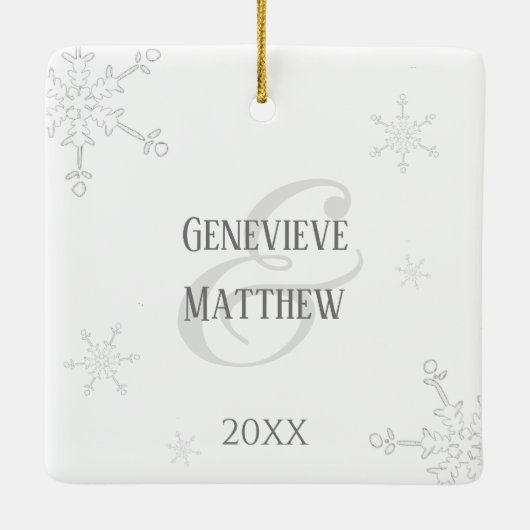 Ons eerste kerstfeest getrouwd gepersonaliseerde f keramisch ornament (Achterkant)