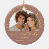 Ons eerste kerstfeest met foto Gold Hearts Keramisch Ornament (Achterkant)