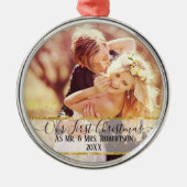 Ons eerste kerstfeest met goudglitter Mr. n Mrs. Metalen Ornament (Voorkant)