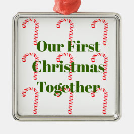 Ons eerste kerstfeest met keramisch sieraad metalen ornament