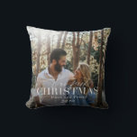 ons eerste kerstfeest modern schrift rood geruit f kussen<br><div class="desc">foto kussen met 'ons eerste kerstfeest' in stijlvol schrift boven uw gekozen fotografie en namen. dit zou een geweldig kerstcadeau zijn of een chic onderdeel van uw kerstdecoratie. kleuren kunnen worden aangepast aan uw decor. onderdeel van een collectie.</div>