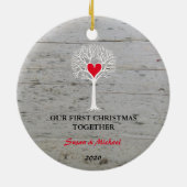 Ons eerste kerstfeest samen liefdesboomdrift keramisch ornament (Achterkant)
