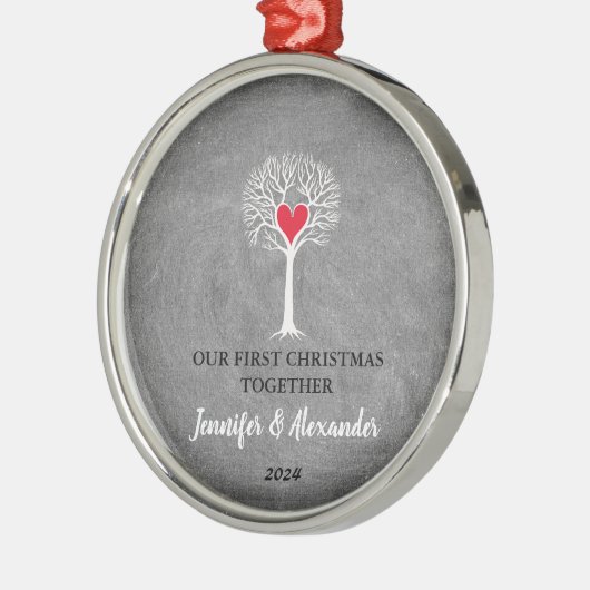 Ons eerste kerstfeest samen liefdesboomkrijt metalen ornament (Links)