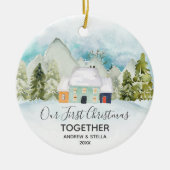 Ons eerste kerstfeest samen met een pijnbos keramisch ornament (Voorkant)