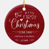 Ons eerste kerstfeest samen met Rustic Farmhouse R Keramisch Ornament (Achterkant)