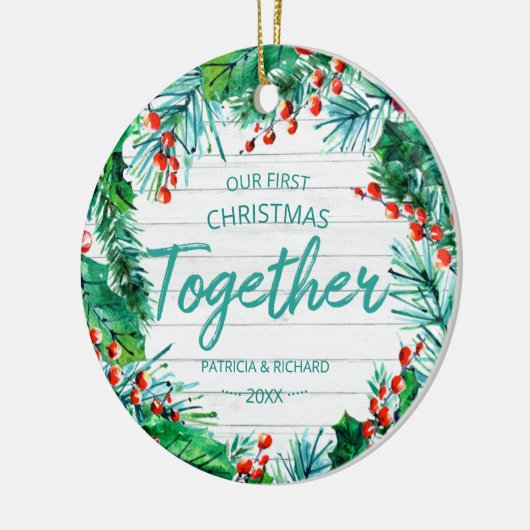 Ons eerste kerstfeest samen met Rustic Wreatch Cou Keramisch Ornament (Links)