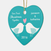 Ons eerste kerstfeest samen Tortelduifjes-versieri Keramisch Ornament (Links)