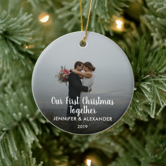 Ons eerste kerstfeest Together-koppel trouwde foto Keramisch Ornament (Boom)