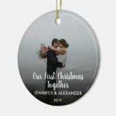 Ons eerste kerstfeest Together-koppel trouwde foto Keramisch Ornament (Links)