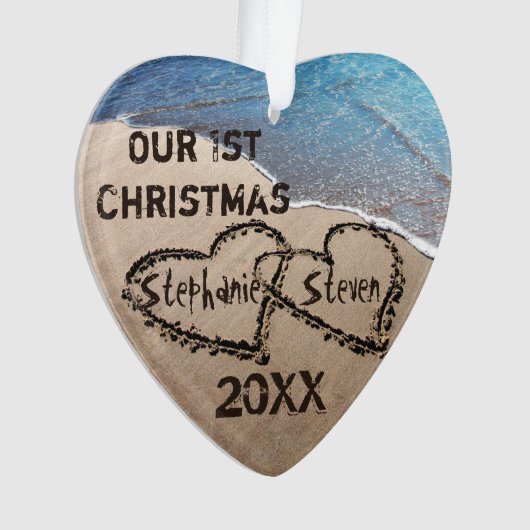 Ons eerste kerstfeest twee hart in de zand ornament (voorkant)