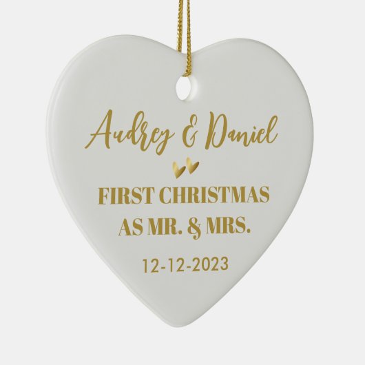 Ons eerste kerstgehuwd cadeauscript met cadeaus keramisch ornament (Rechts)