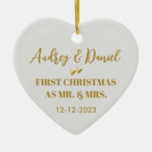 Ons eerste kerstgehuwd cadeauscript met cadeaus keramisch ornament (Voorkant)