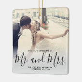 Ons eerste kerstgehuwde fotolegante script keramisch ornament (Links)